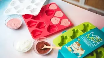 MESSY MUTTS 2 Pack Silicone Bake & Freeze Treat Making Mold, 12 x 1 oz Heart Shape (MM083BR)