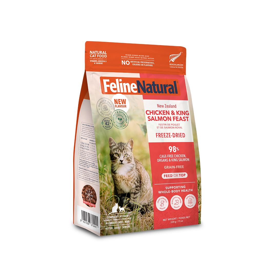 Feline Natural Chicken & King Salmon Feast freeze-dried cat food 320 g — official packaging image