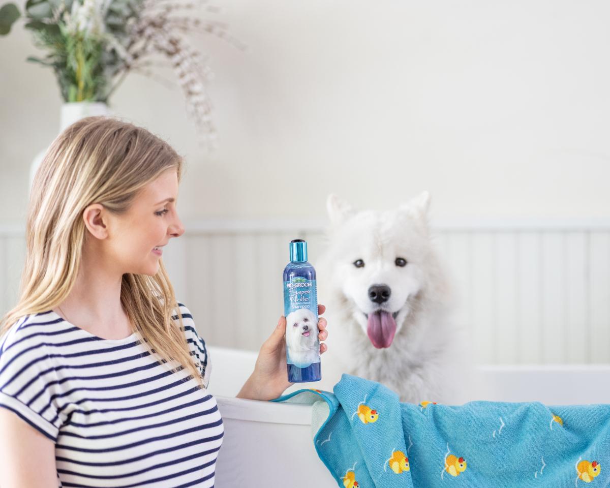 Bio-Groom Super White Coat Brightener Dog Shampoo – 12 oz